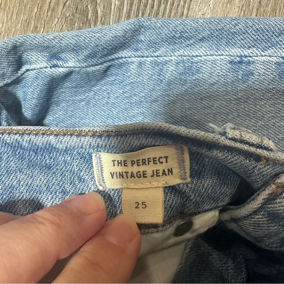 Madewell The Perfect Vintage Jean in Bradwell Wash - Picture 9 of 12
